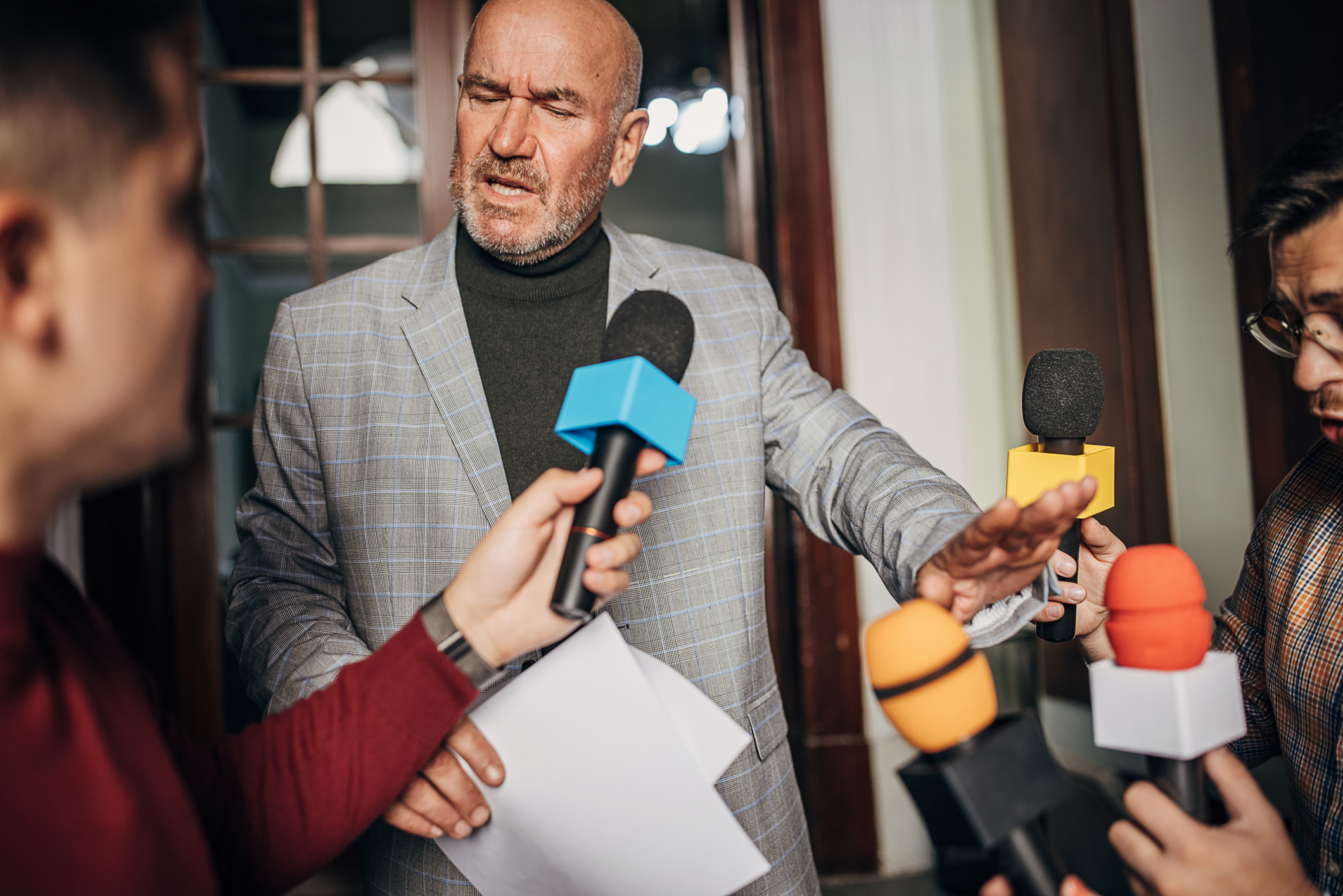 Balancing fame and personal boundaries: The essential public figure online privacy guide - ReputationDefender